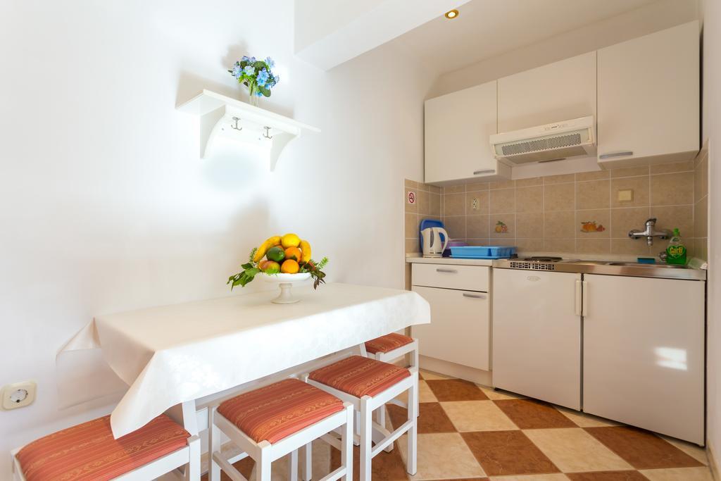 Apartments Slavica 포메나 외부 사진